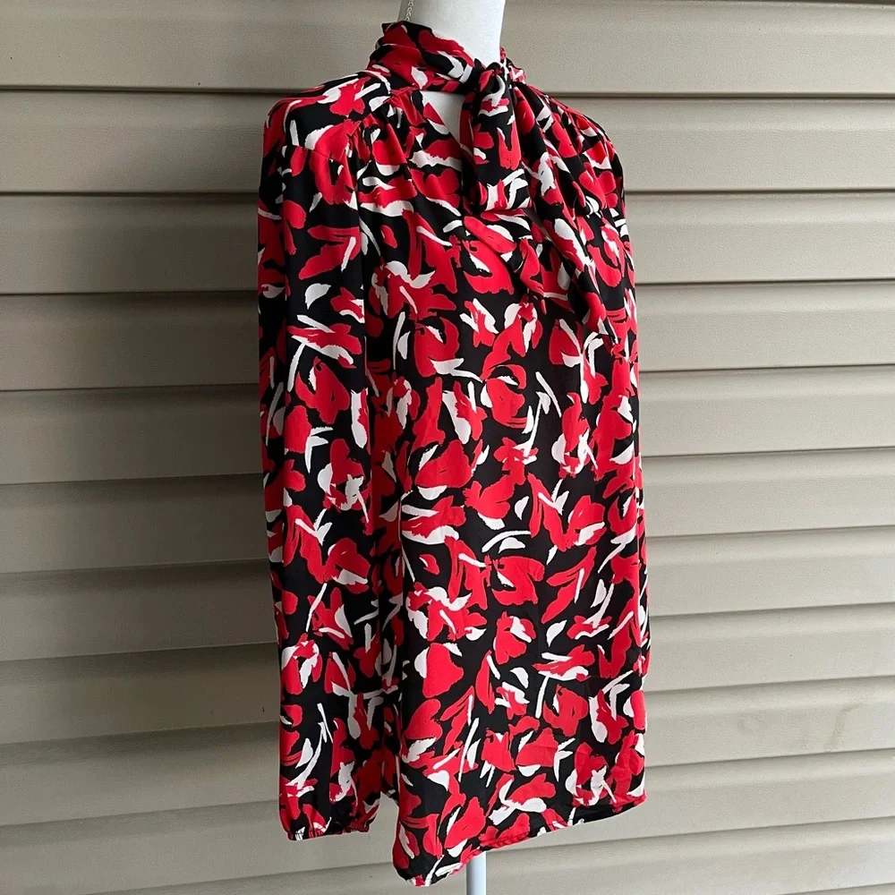 •The Limited• Abstract Popover Blouse with Bow - Size 3X - Picture 4 of 8